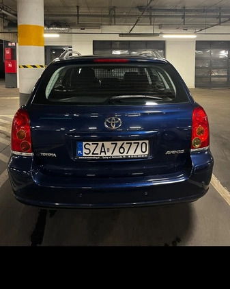 Toyota Avensis cena 13500 przebieg: 260000, rok produkcji 2005 z Katowice małe 211